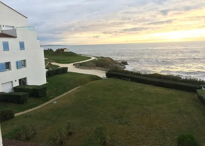 Apartamento 4 Personnes Proche Centre De Avec Terrasse Et Parking Prive - Fr-1-494-88 Royan